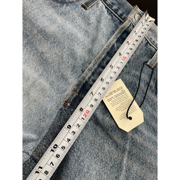 ~ NEW! 28 Levi's Prem 501 Two-Tone Jean Shorts Cut-Off Light/Med Wash Button Fly - Picture 6 of 15